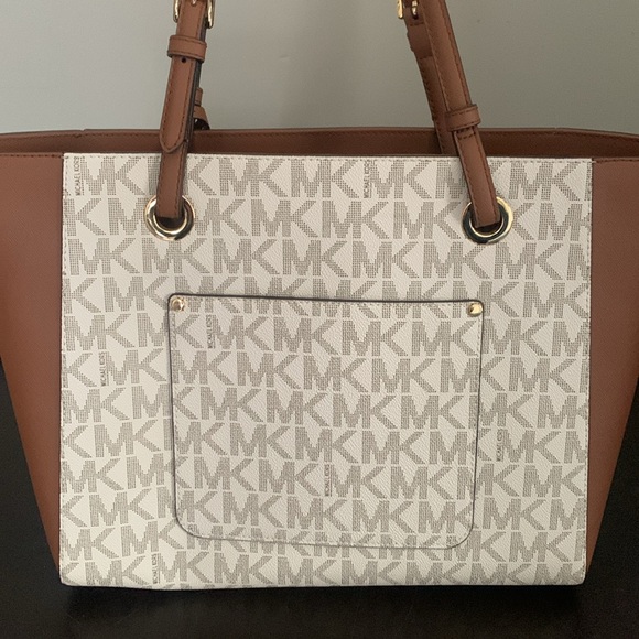 Michael Kors Purse - Picture 3 of 6